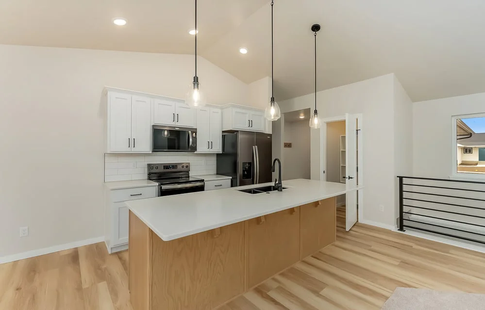 12-custom-1301 N Poplar Ave-23