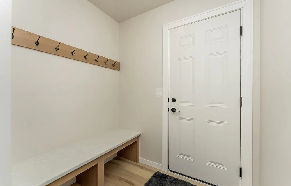9-custom-1301 N Poplar Ave-16
